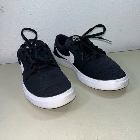Nike portmore hotsell ultralight womens